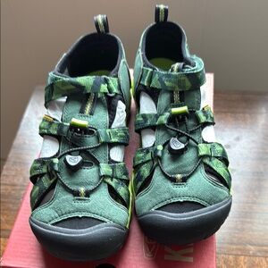 Keen Green Water Shoes with Adjustable Straps and Toe Protection
